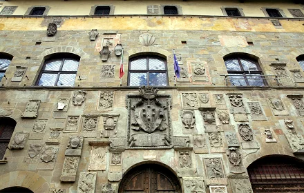 Chiostro della Biblioteca Via dei Pileati Arezzo Citt del Natale